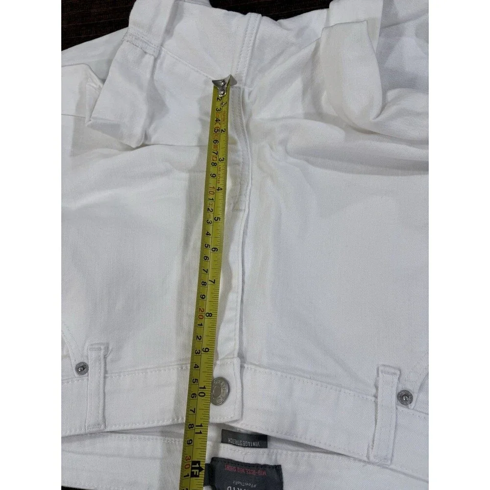 Torrid White Denim Shorts Women Size 20 Mid Rise Vintage Stretch Cuff